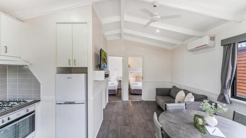 Tasman Holiday Parks - Geelong Room photo