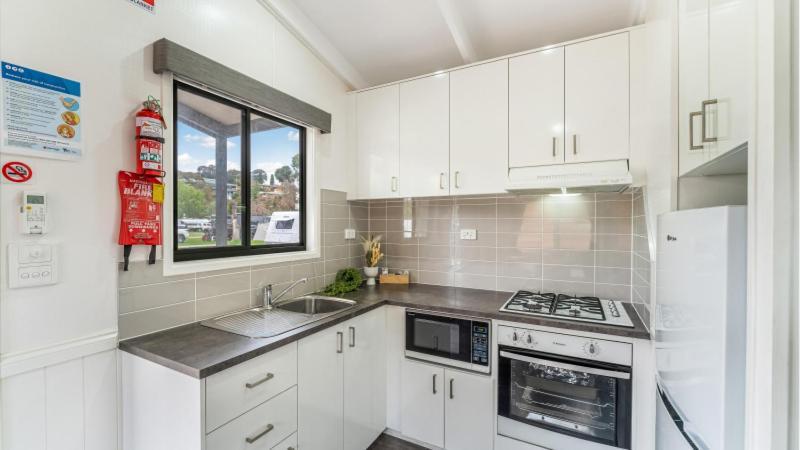 Tasman Holiday Parks - Geelong Room photo