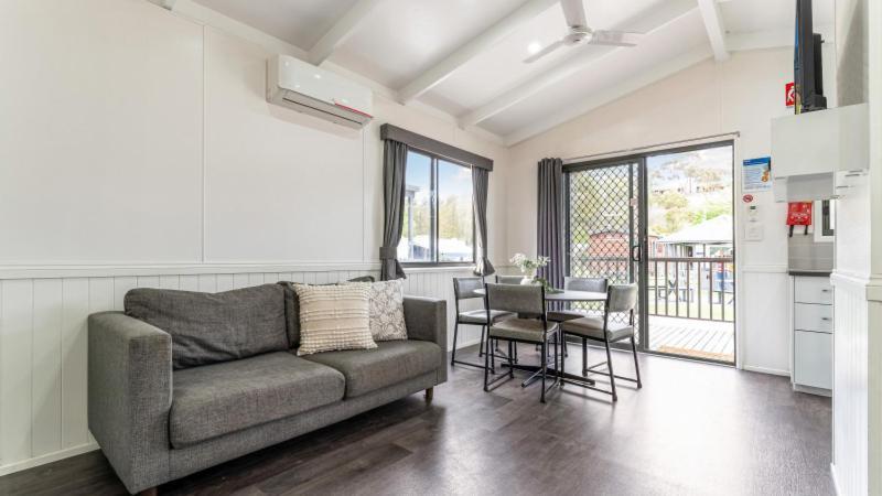 Tasman Holiday Parks - Geelong Room photo