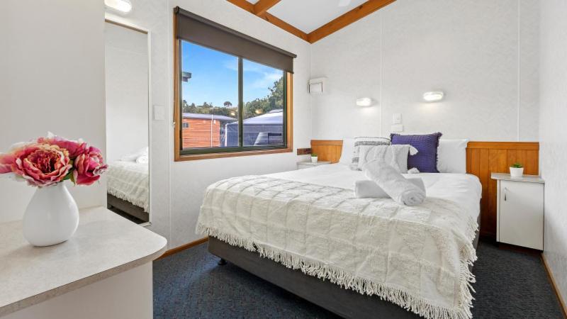 Tasman Holiday Parks - Geelong Room photo